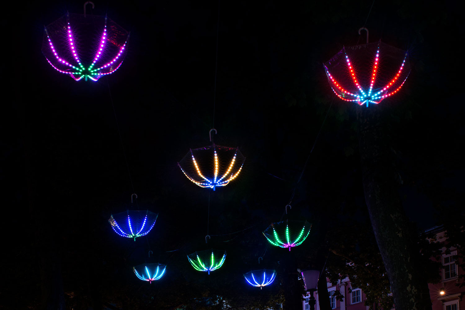 Circus Lumineszenz. SVETLOBNA GVERILA Ljubljana 2020. Photo DK (2)