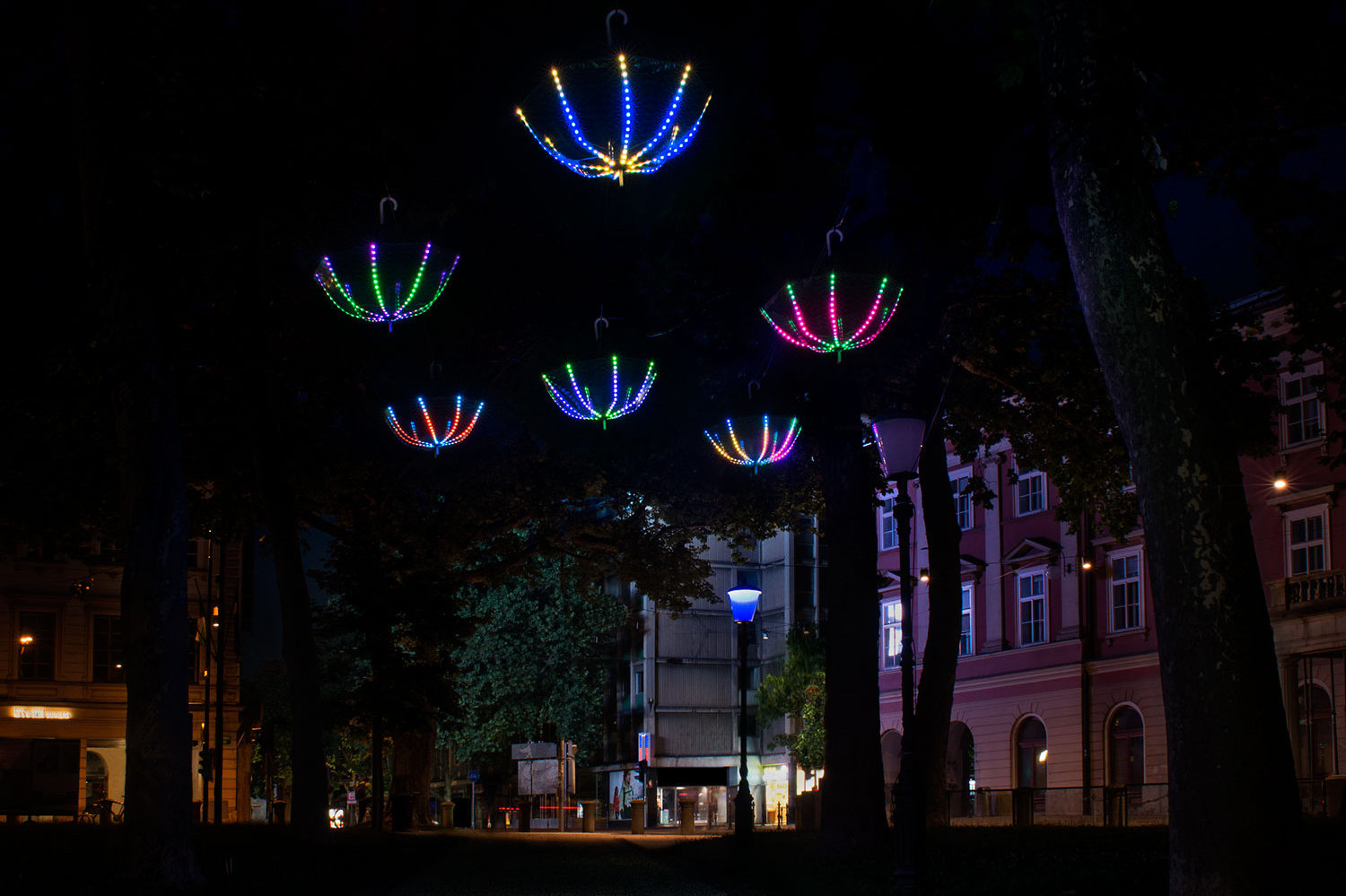 Circus Lumineszenz. SVETLOBNA GVERILA Ljubljana 2020. Photo DK (4)